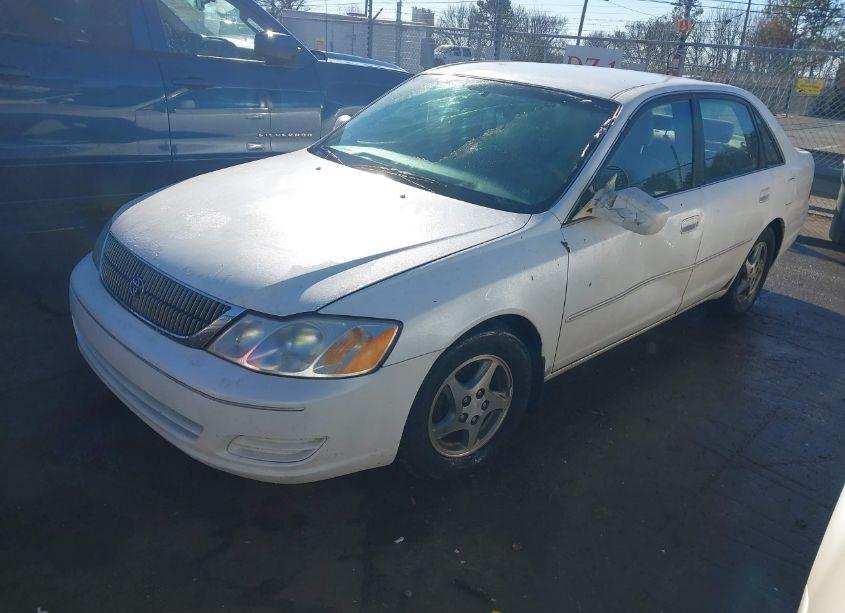 Photo 2 of 2000 Toyota Avalon XL (VIN 4T1BF28B7YU015135)