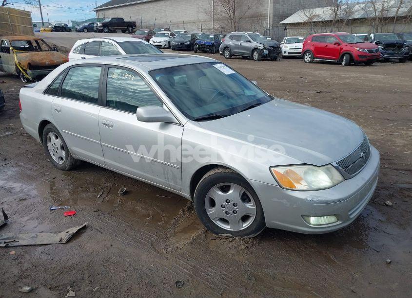 2002 Toyota Avalon XLS (VIN 4T1BF28B92U240017) main photo