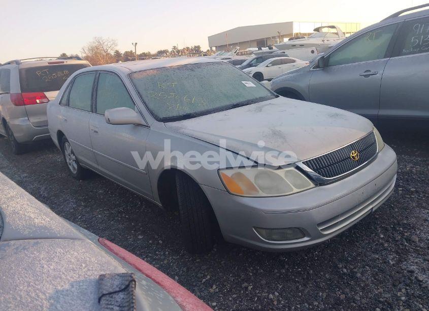 2002 Toyota Avalon XLS (VIN 4T1BF28B92U245931) main photo