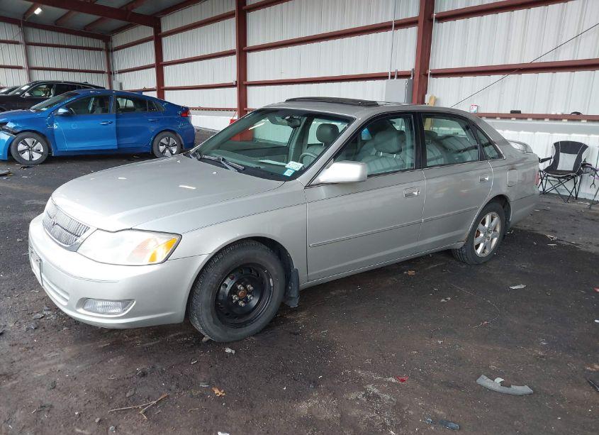 Photo 2 of 2001 Toyota Avalon XLS (VIN 4T1BF28BX1U130687)