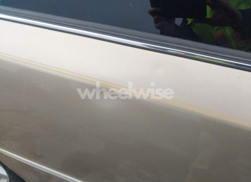 Photo 13 of 2001 Toyota Avalon XL/XLS (VIN 4T1BF28BX1U141849)