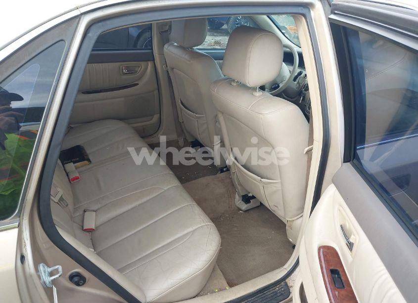 Photo 8 of 2001 Toyota Avalon XL/XLS (VIN 4T1BF28BX1U141849)