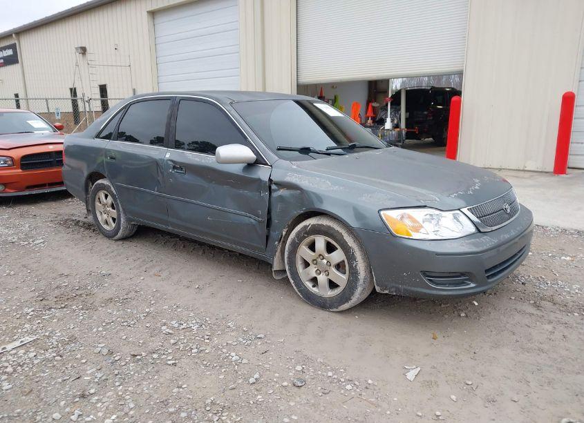 2002 Toyota Avalon XL (VIN 4T1BF28BX2U223632) main photo