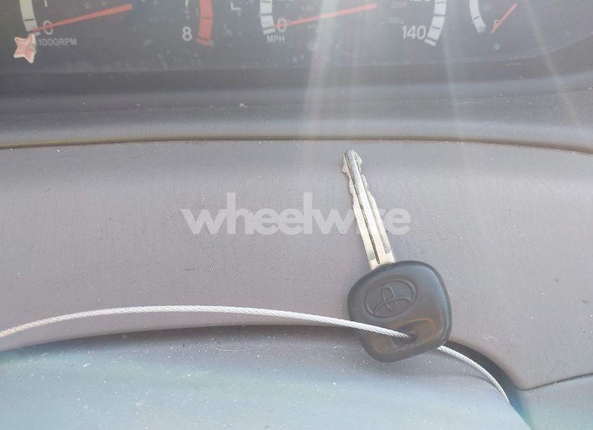 Photo 11 of 2002 Toyota Avalon XLS (VIN 4T1BF28BX2U228894)