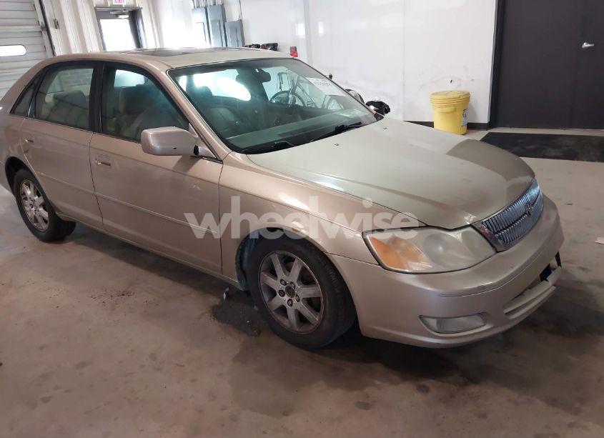 2002 Toyota Avalon XLS (VIN 4T1BF28BX2U254718) main photo