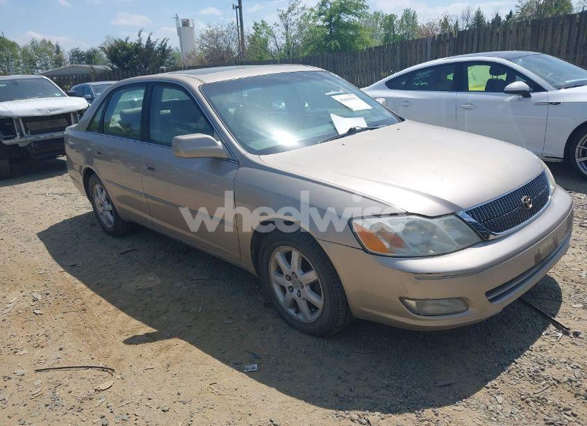 2002 Toyota Avalon XLS (VIN 4T1BF28BX2U266853) main photo