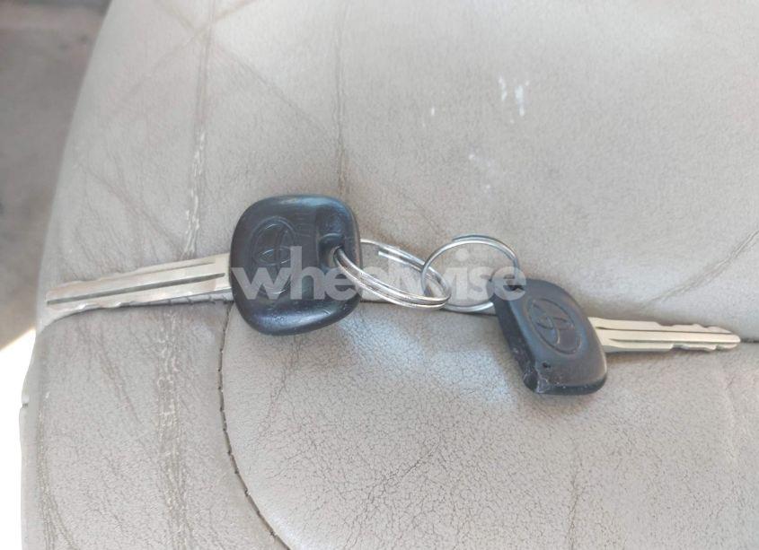 Photo 11 of 2002 Toyota Avalon XLS (VIN 4T1BF28BX2U266853)