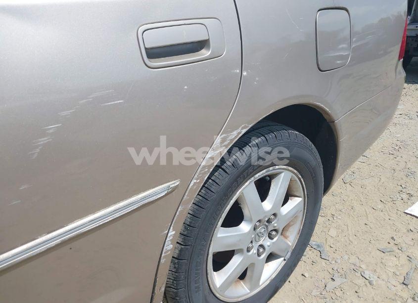 Photo 6 of 2002 Toyota Avalon XLS (VIN 4T1BF28BX2U266853)