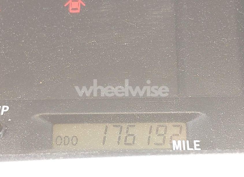 Photo 7 of 2002 Toyota Avalon XLS (VIN 4T1BF28BX2U266853)