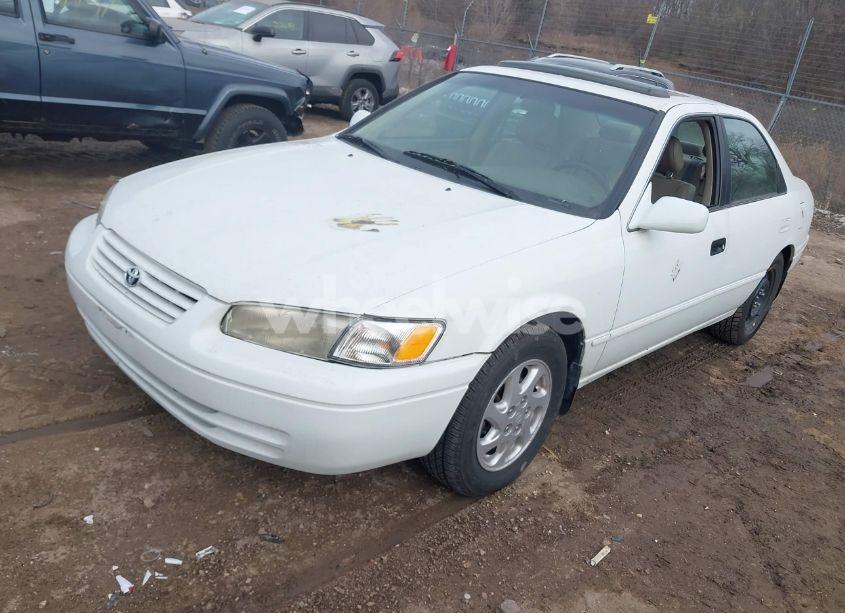 Photo 2 of 1998 Toyota Camry XLE V6 (VIN 4T1BF28K0WU927764)