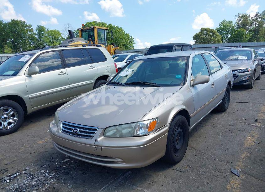 Photo 2 of 2000 Toyota Camry LE V6 (VIN 4T1BF28K0YU096172)