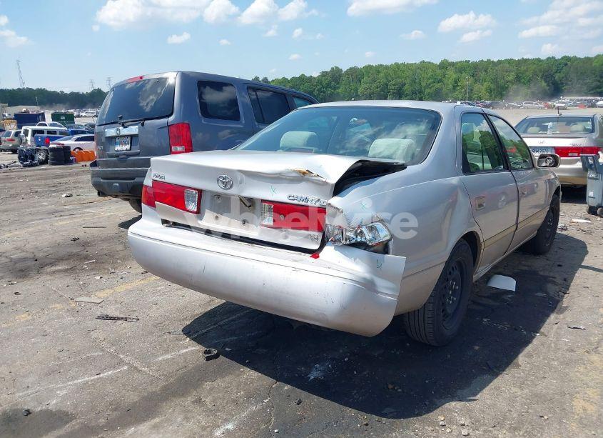 Photo 4 of 2000 Toyota Camry LE V6 (VIN 4T1BF28K0YU096172)