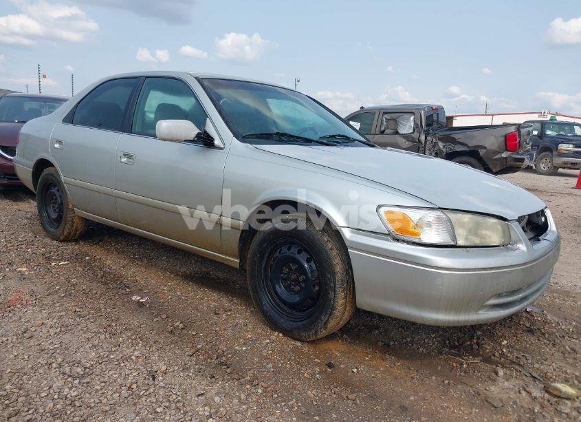 2001 Toyota Camry LE V6 (VIN 4T1BF28K21U126925) main photo