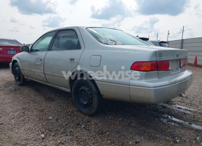 Photo 3 of 2001 Toyota Camry LE V6 (VIN 4T1BF28K21U126925)