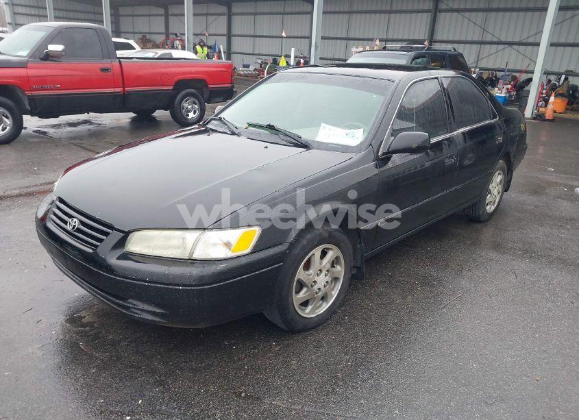 Photo 2 of 1999 Toyota Camry LE V6 (VIN 4T1BF28K3XU931342)