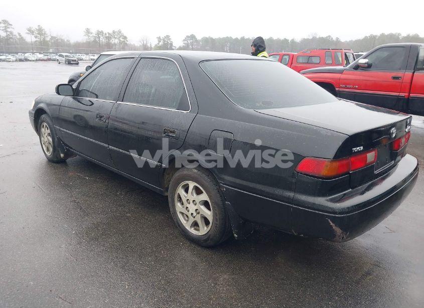 Photo 3 of 1999 Toyota Camry LE V6 (VIN 4T1BF28K3XU931342)