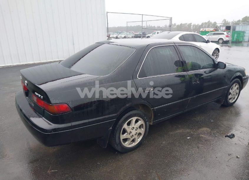 Photo 4 of 1999 Toyota Camry LE V6 (VIN 4T1BF28K3XU931342)