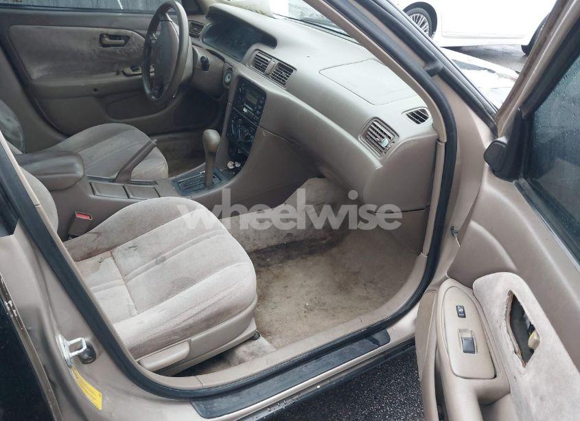 Photo 5 of 1999 Toyota Camry LE V6 (VIN 4T1BF28K3XU931342)