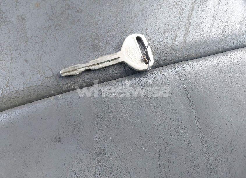 Photo 11 of 2000 Toyota Camry LE V6 (VIN 4T1BF28K3YU937482)