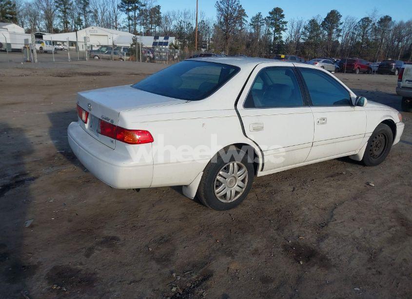 Photo 4 of 2000 Toyota Camry LE V6 (VIN 4T1BF28K3YU937482)