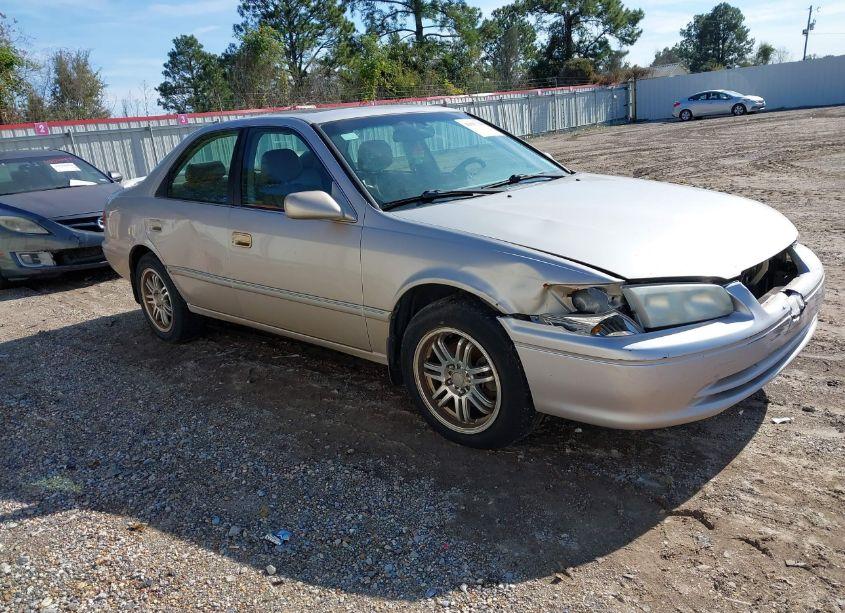 2001 Toyota Camry XLE V6 (VIN 4T1BF28K41U119460) main photo