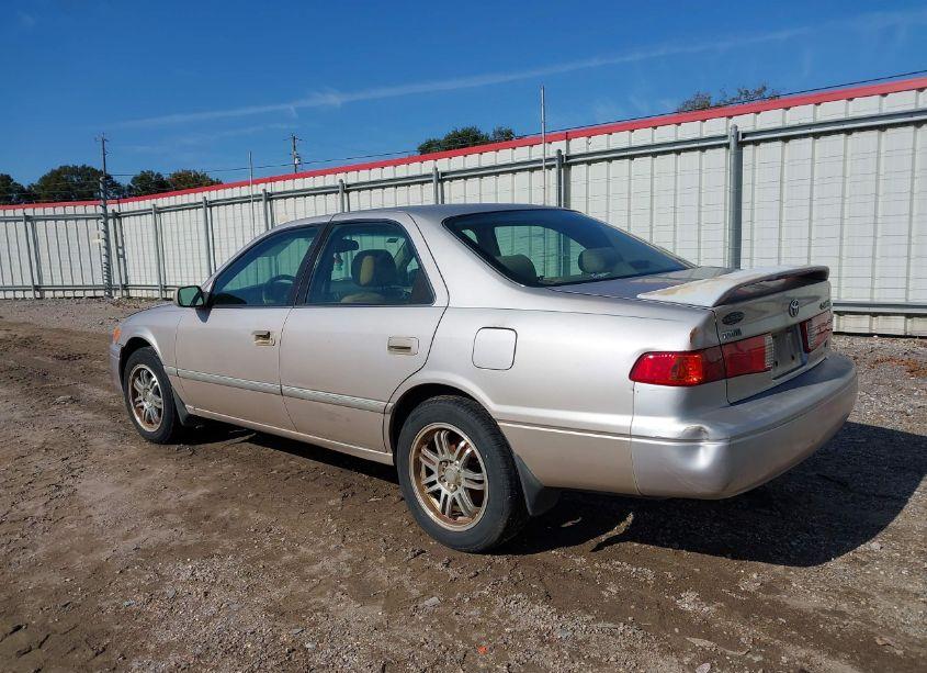 Photo 3 of 2001 Toyota Camry XLE V6 (VIN 4T1BF28K41U119460)