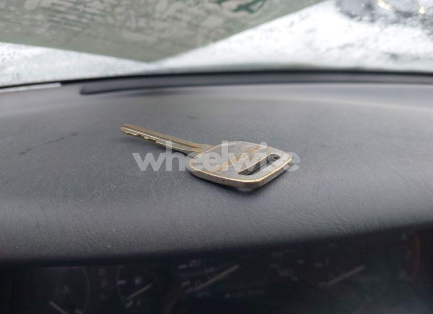 Photo 11 of 2001 Toyota Camry LE V6 (VIN 4T1BF28K41U125470)