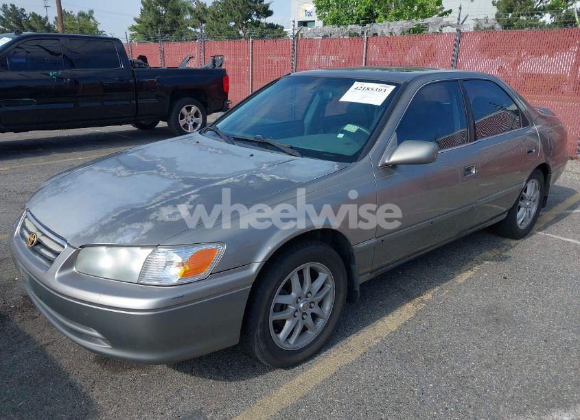 Photo 2 of 2000 Toyota Camry XLE V6 (VIN 4T1BF28K5YU106971)