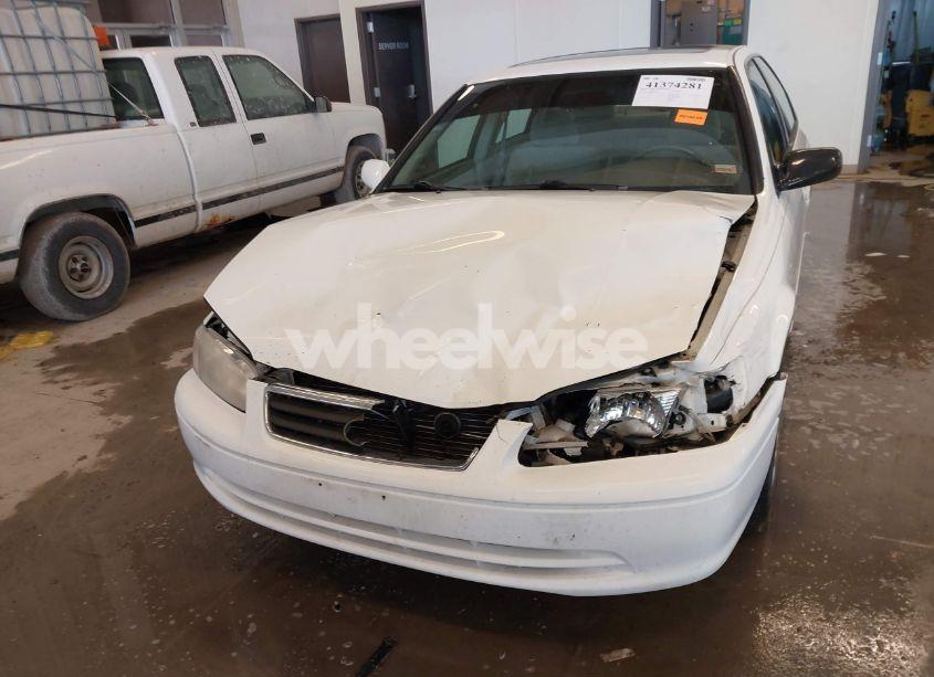 Photo 12 of 2000 Toyota Camry LE V6 (VIN 4T1BF28K5YU943011)