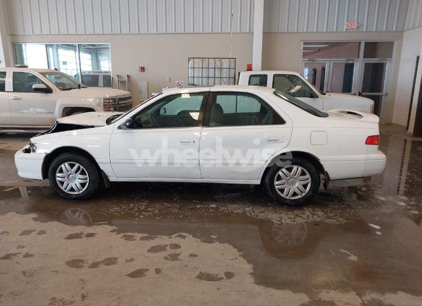 Photo 14 of 2000 Toyota Camry LE V6 (VIN 4T1BF28K5YU943011)