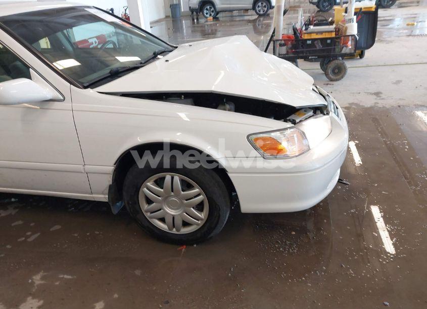 Photo 18 of 2000 Toyota Camry LE V6 (VIN 4T1BF28K5YU943011)