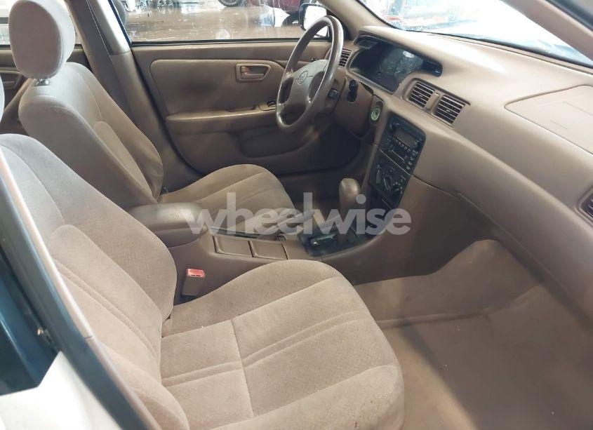 Photo 5 of 2000 Toyota Camry LE V6 (VIN 4T1BF28K5YU943011)