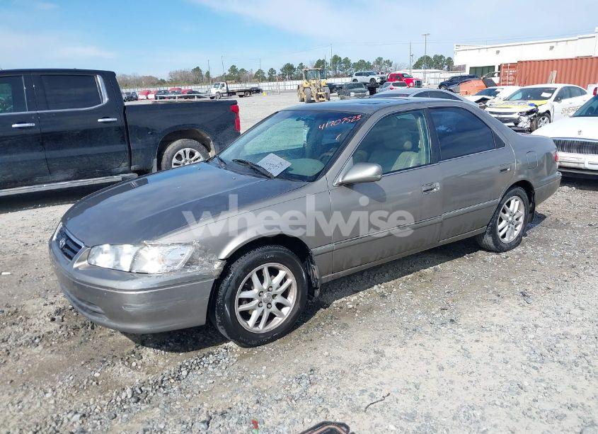 Photo 2 of 2001 Toyota Camry XLE (VIN 4T1BF28K61U120206)
