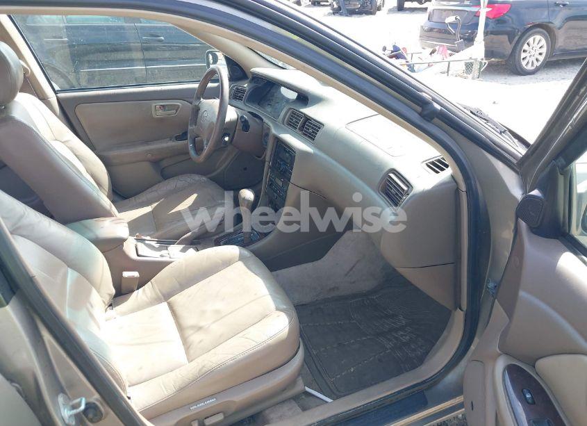 Photo 5 of 2001 Toyota Camry XLE (VIN 4T1BF28K61U120206)