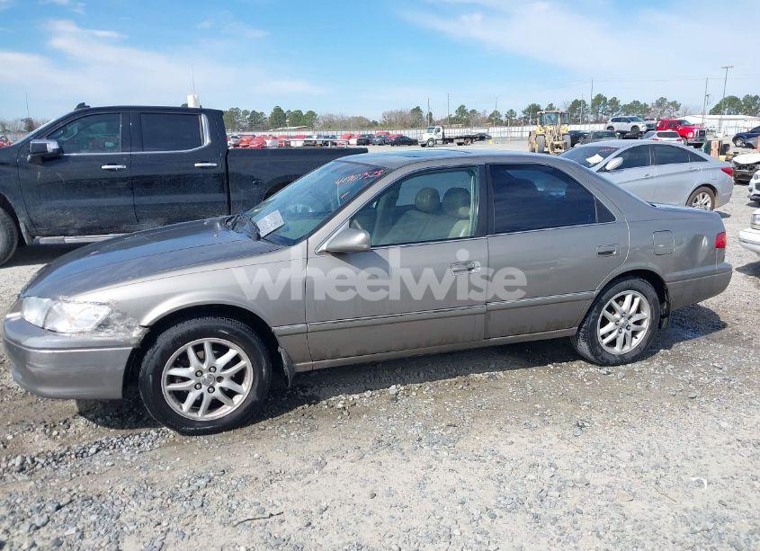 Photo 6 of 2001 Toyota Camry XLE (VIN 4T1BF28K61U120206)