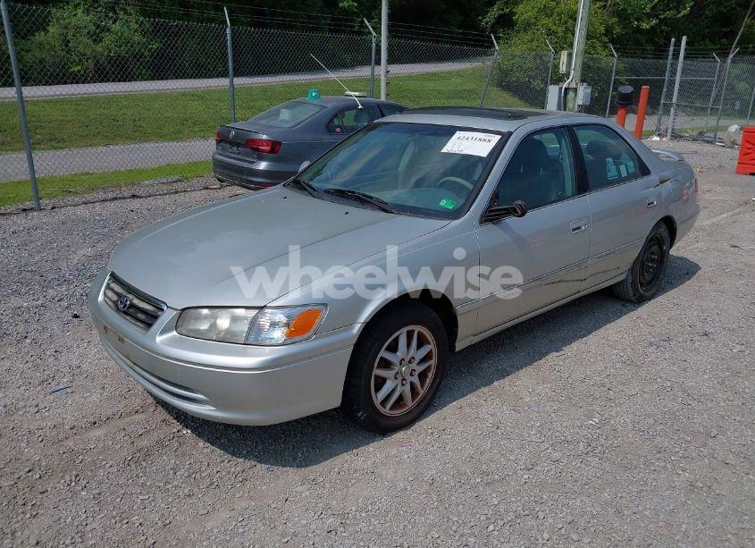 Photo 2 of 2001 Toyota Camry XLE V6 (VIN 4T1BF28K81U959631)