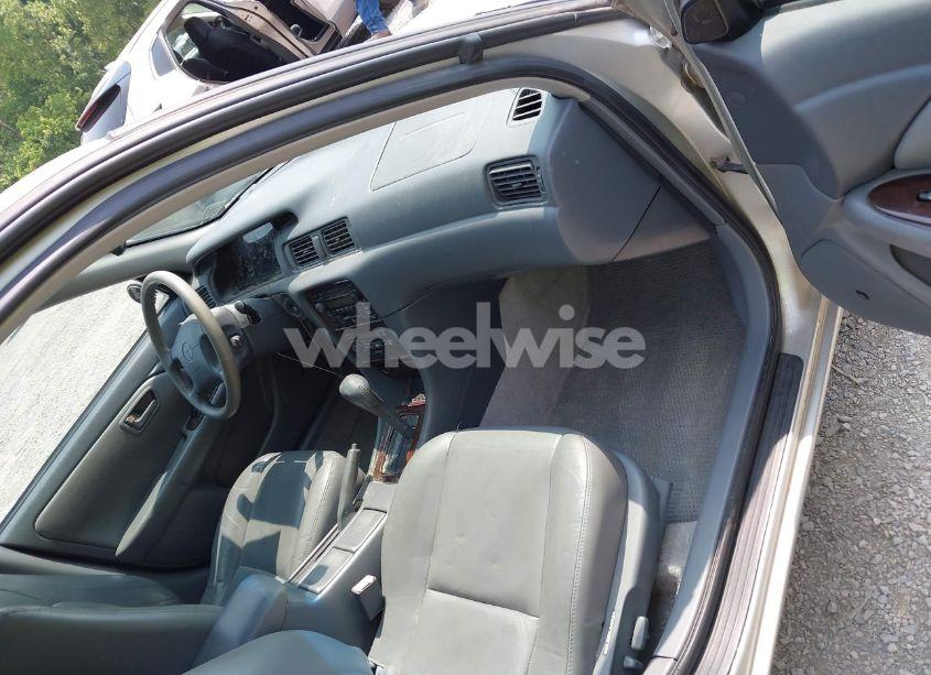 Photo 5 of 2001 Toyota Camry XLE V6 (VIN 4T1BF28K81U959631)