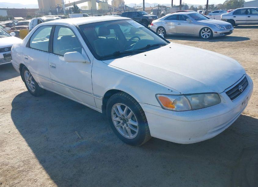 2001 Toyota Camry XLE V6 (VIN 4T1BF28K91U968760) main photo