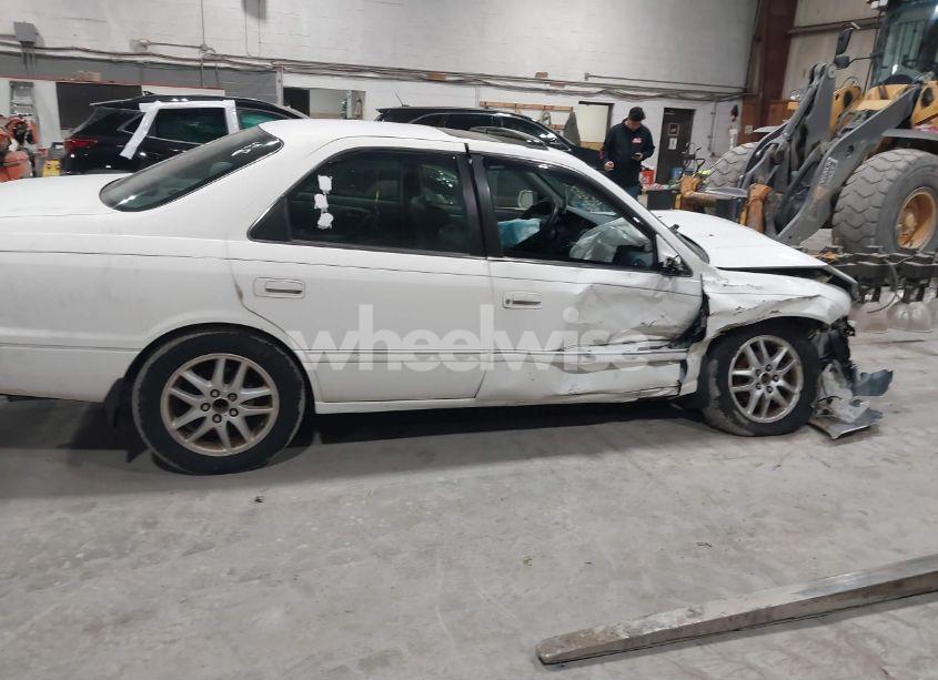 Photo 13 of 2000 Toyota Camry XLE V6 (VIN 4T1BF28K9YU939639)