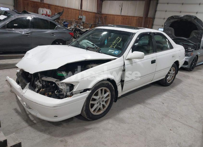 Photo 2 of 2000 Toyota Camry XLE V6 (VIN 4T1BF28K9YU939639)