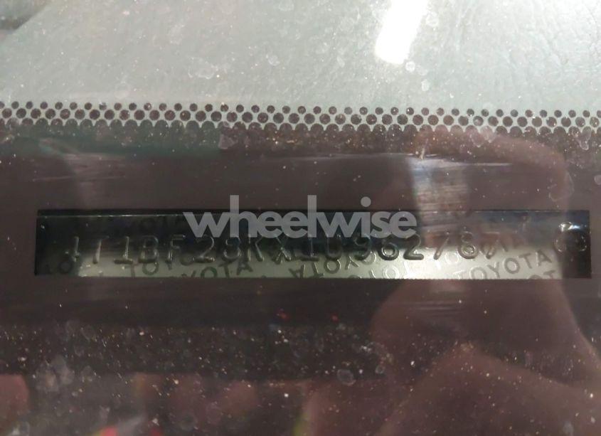 Photo 9 of 2001 Toyota Camry XLE V6 (VIN 4T1BF28KX1U962787)