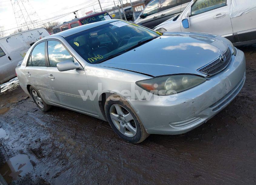 2002 Toyota Camry SE V6 (VIN 4T1BF30K02U001683) main photo