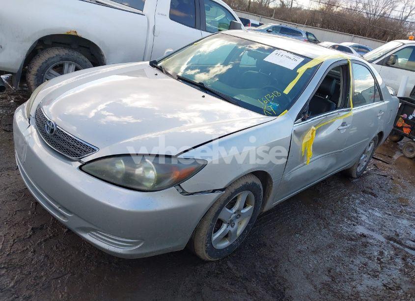 Photo 2 of 2002 Toyota Camry SE V6 (VIN 4T1BF30K02U001683)