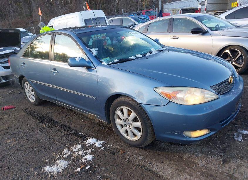2004 Toyota Camry XLE V6 (VIN 4T1BF30K04U576207) main photo