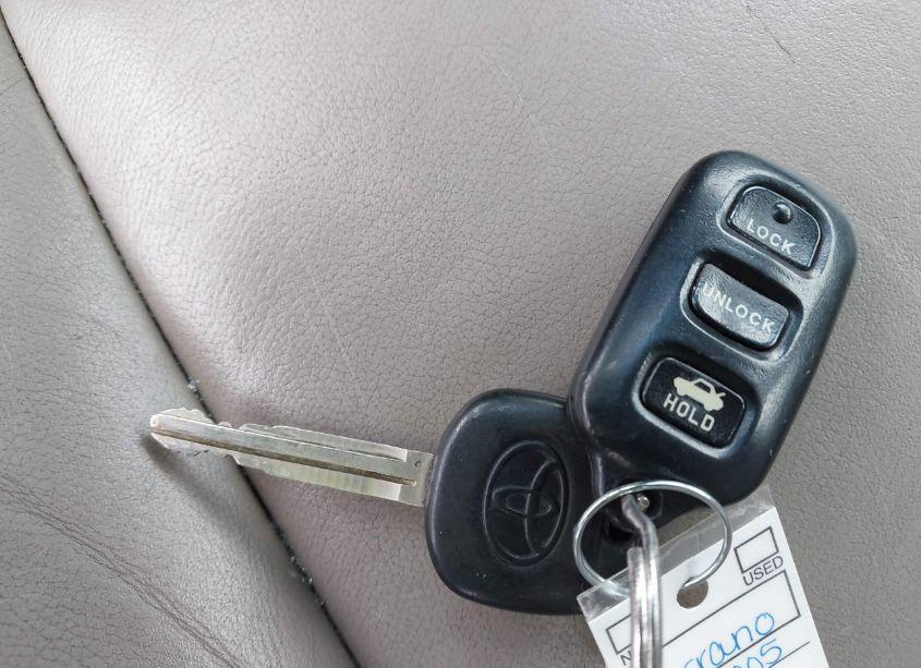 Photo 11 of 2005 Toyota Camry XLE V6 (VIN 4T1BF30K05U085427)