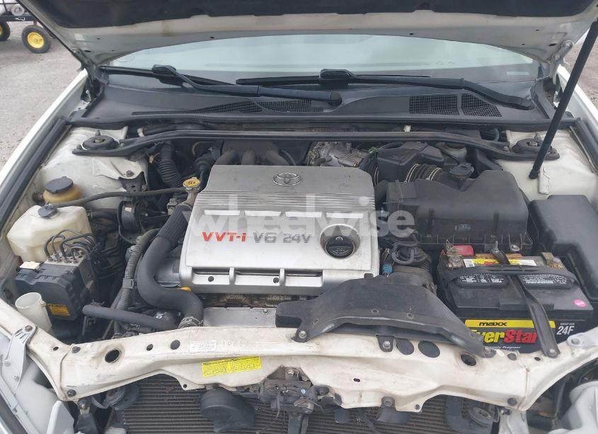 Photo 10 of 2005 Toyota Camry XLE V6 (VIN 4T1BF30K05U085668)