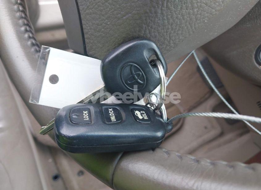 Photo 11 of 2005 Toyota Camry XLE V6 (VIN 4T1BF30K05U085668)