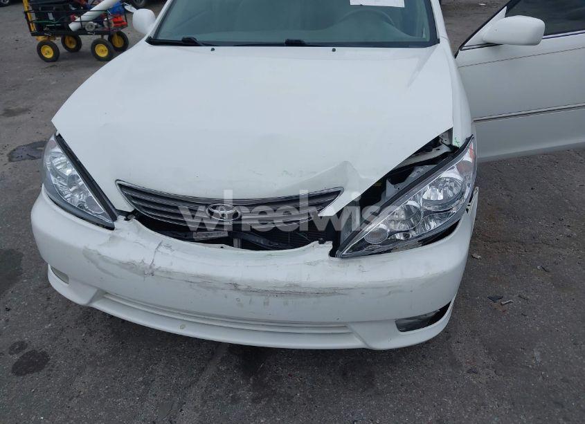 Photo 6 of 2005 Toyota Camry XLE V6 (VIN 4T1BF30K05U085668)