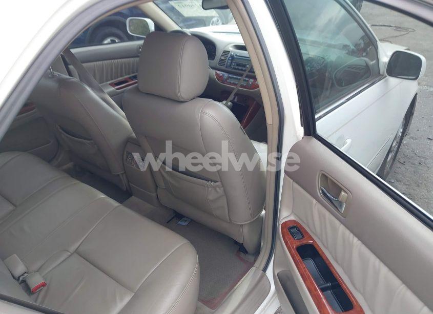 Photo 8 of 2005 Toyota Camry XLE V6 (VIN 4T1BF30K05U085668)