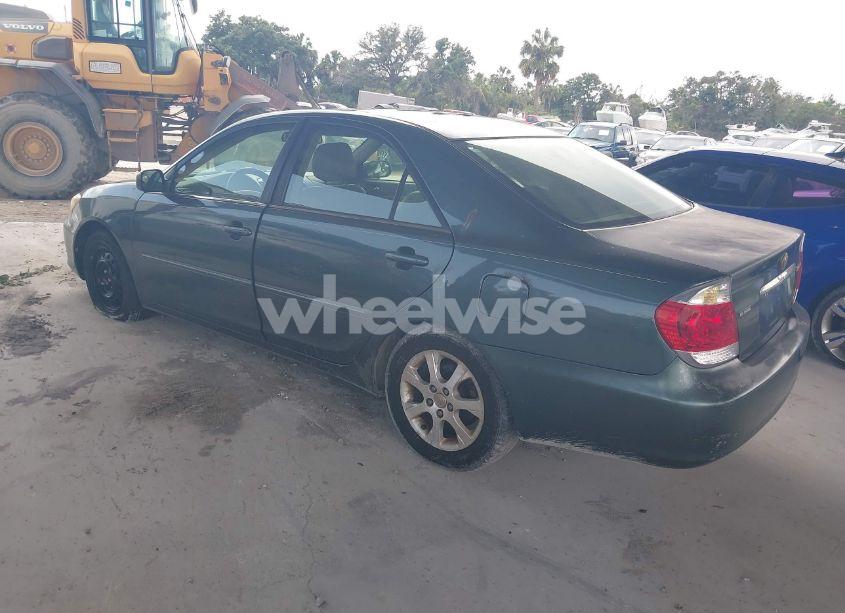 Photo 3 of 2005 Toyota Camry XLE V6 (VIN 4T1BF30K05U107300)